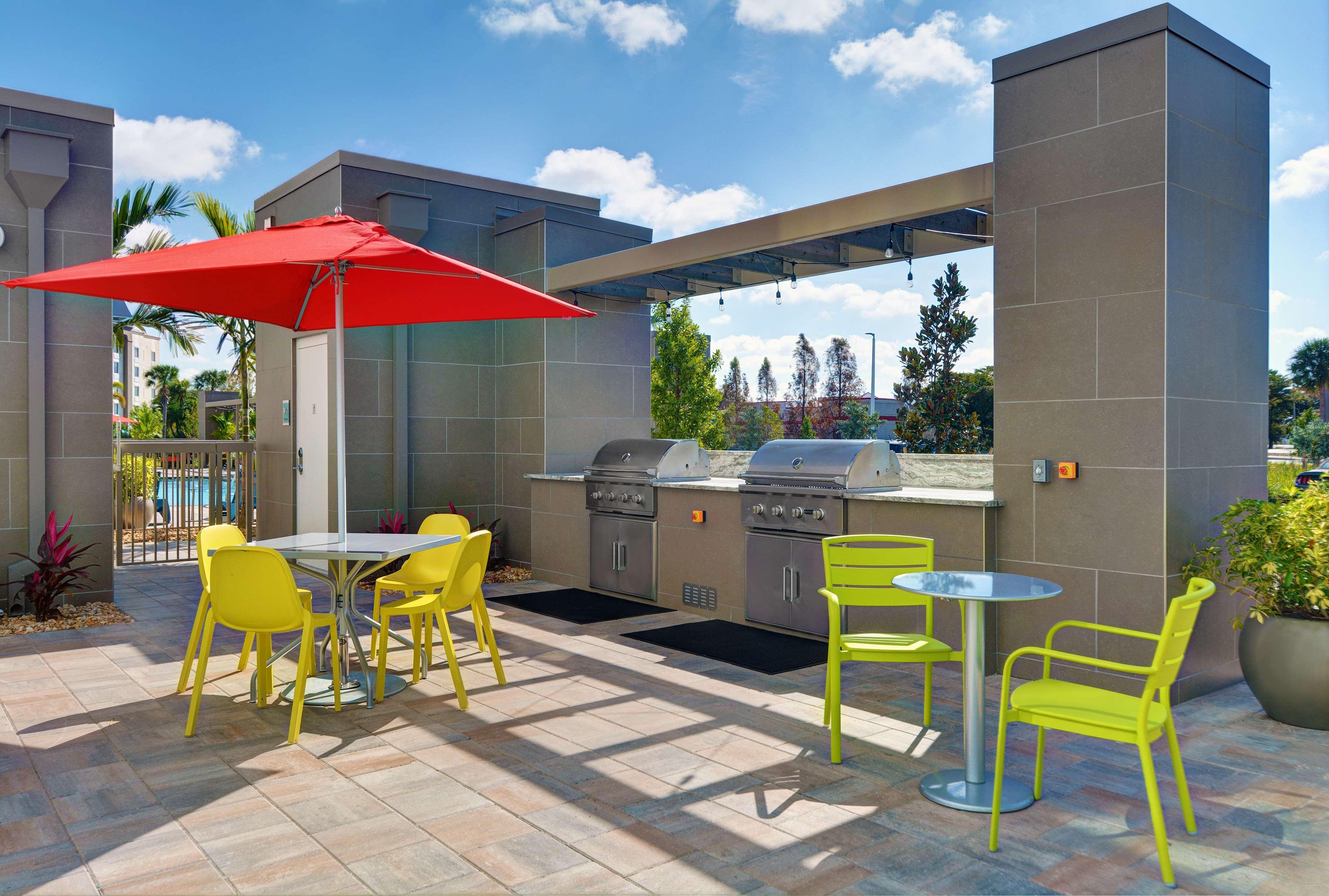 Home2 Suites By Hilton Fort Myers Colonial Blvd Екстер'єр фото