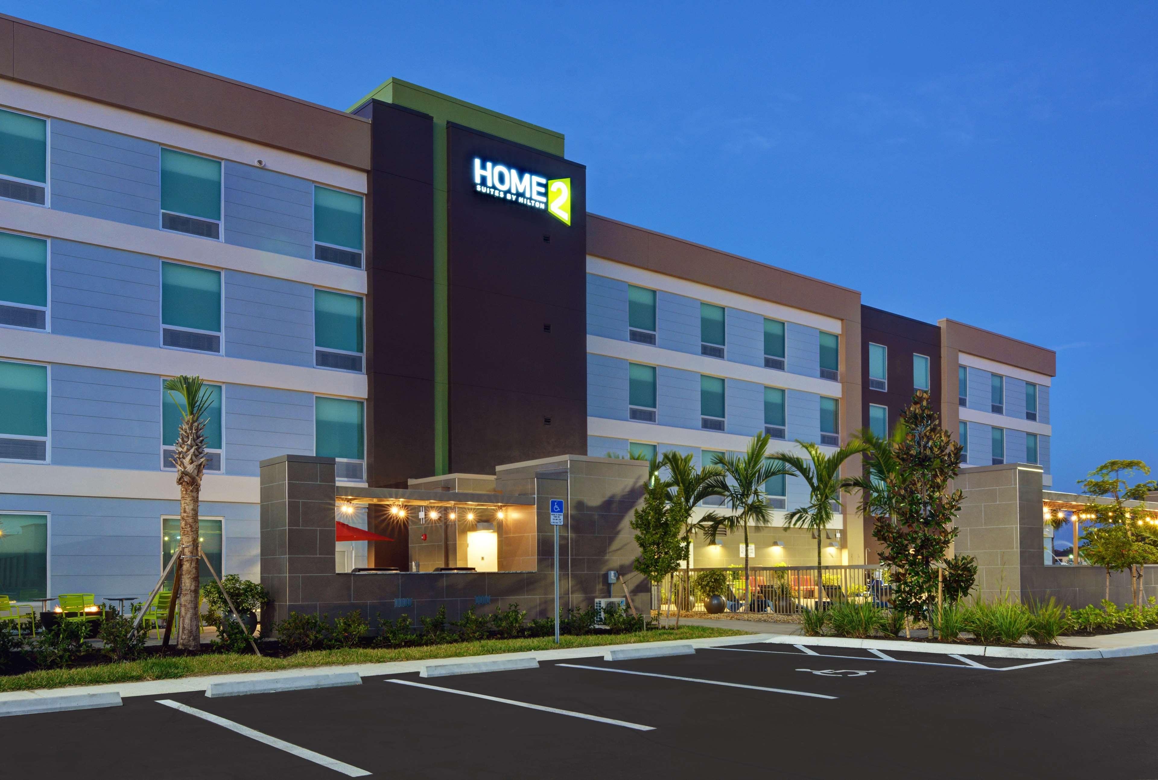 Home2 Suites By Hilton Fort Myers Colonial Blvd Екстер'єр фото