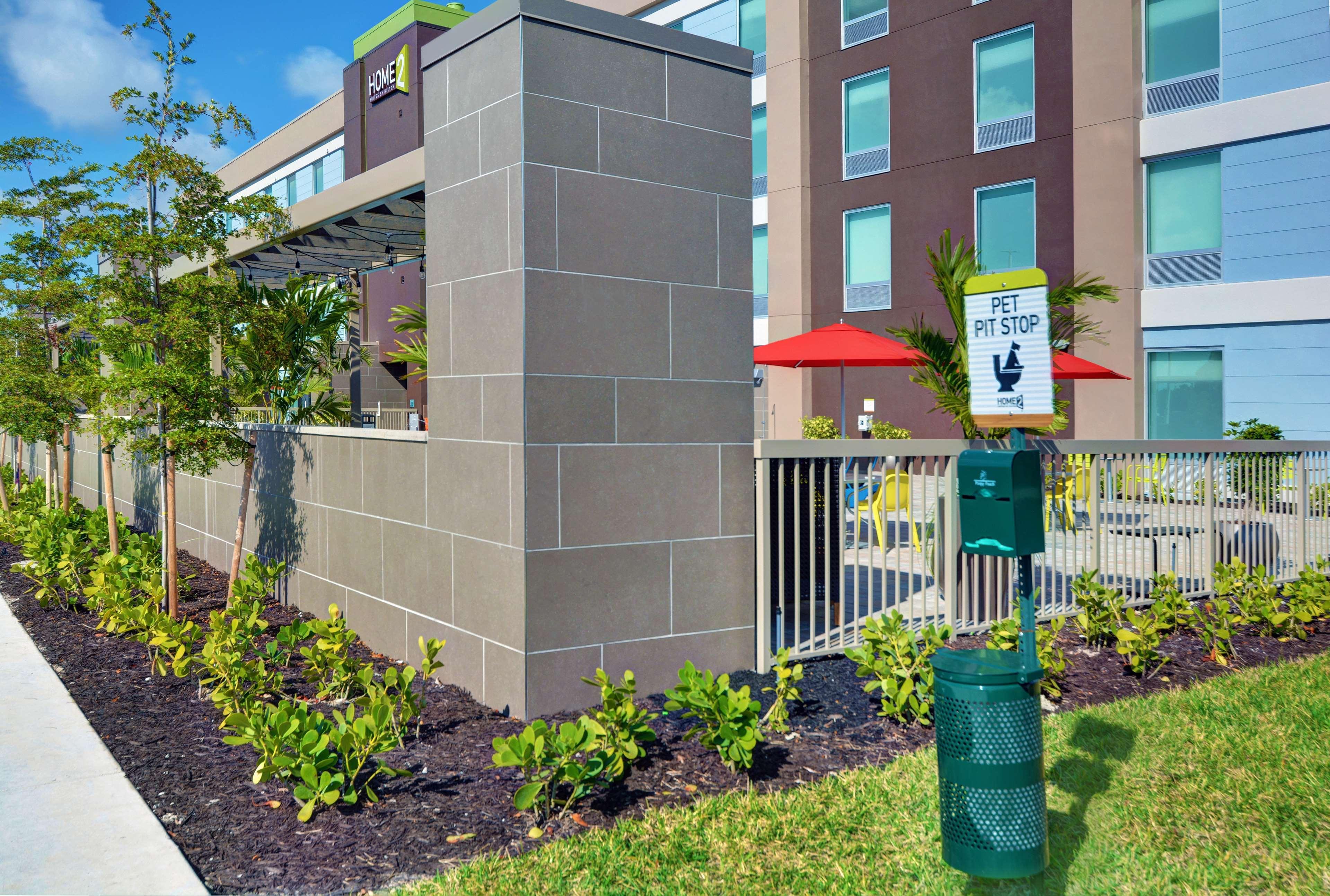 Home2 Suites By Hilton Fort Myers Colonial Blvd Екстер'єр фото